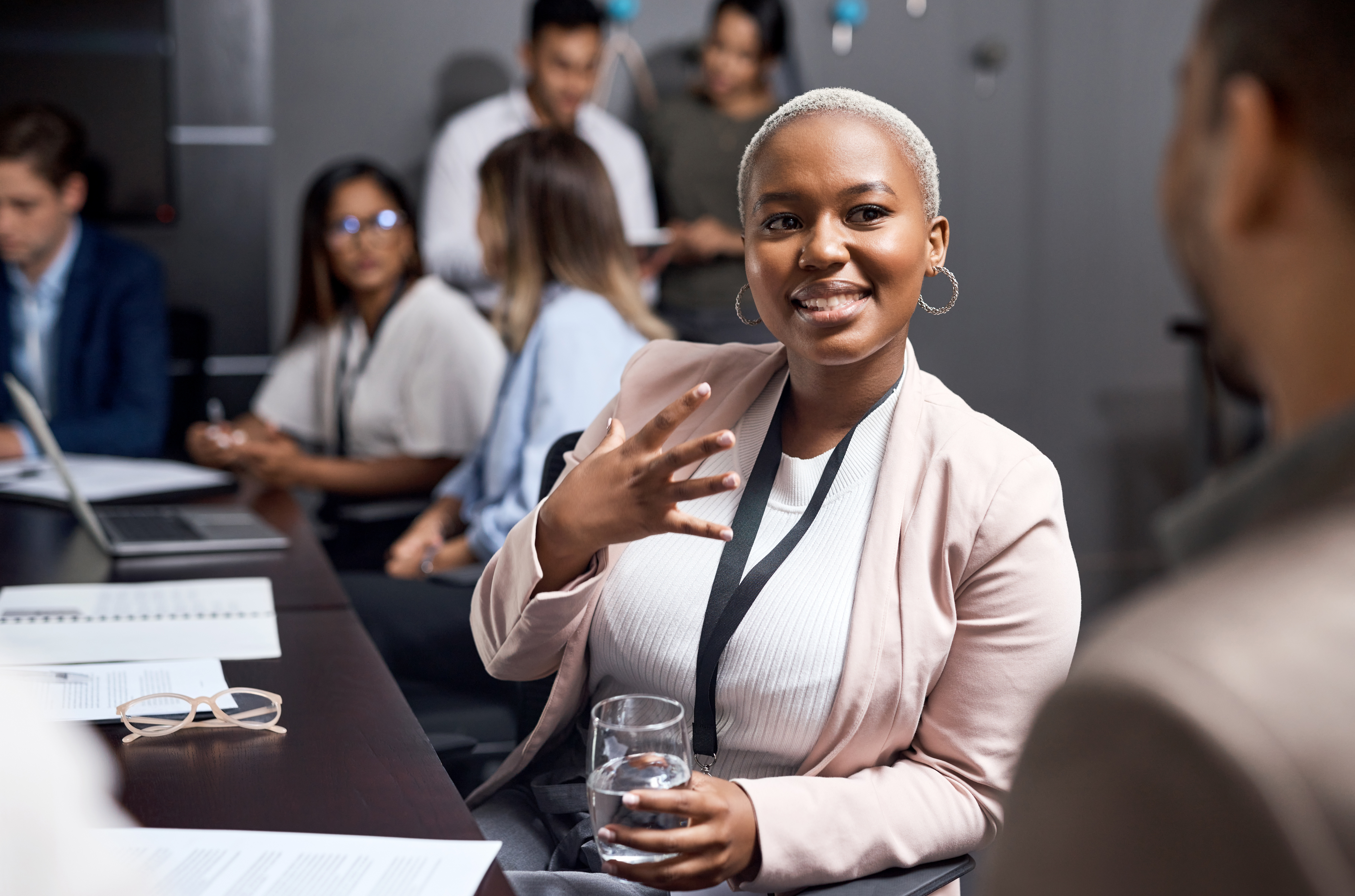 Rejoignez DJIMO et redécouvrez la richesse de votre patrimoine linguistique grâce à nos cours en ligne.